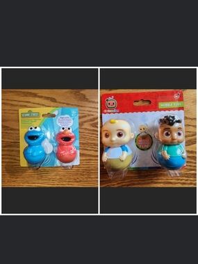 Sesame Street Cookie Monster & Elmo Blue and Red Wobble Bath Toys